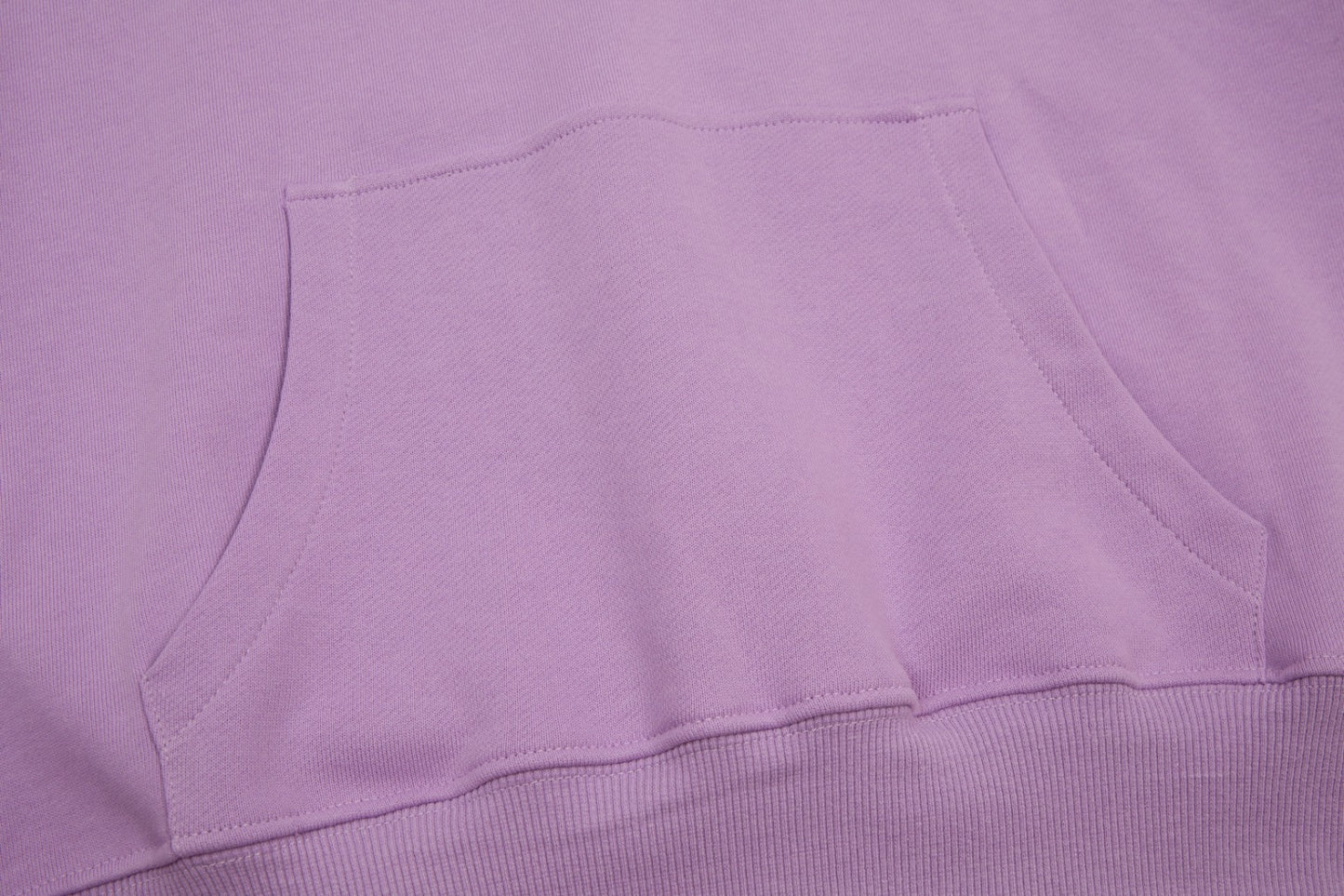 Ami Paris Hanorac Violet - prezentare produs