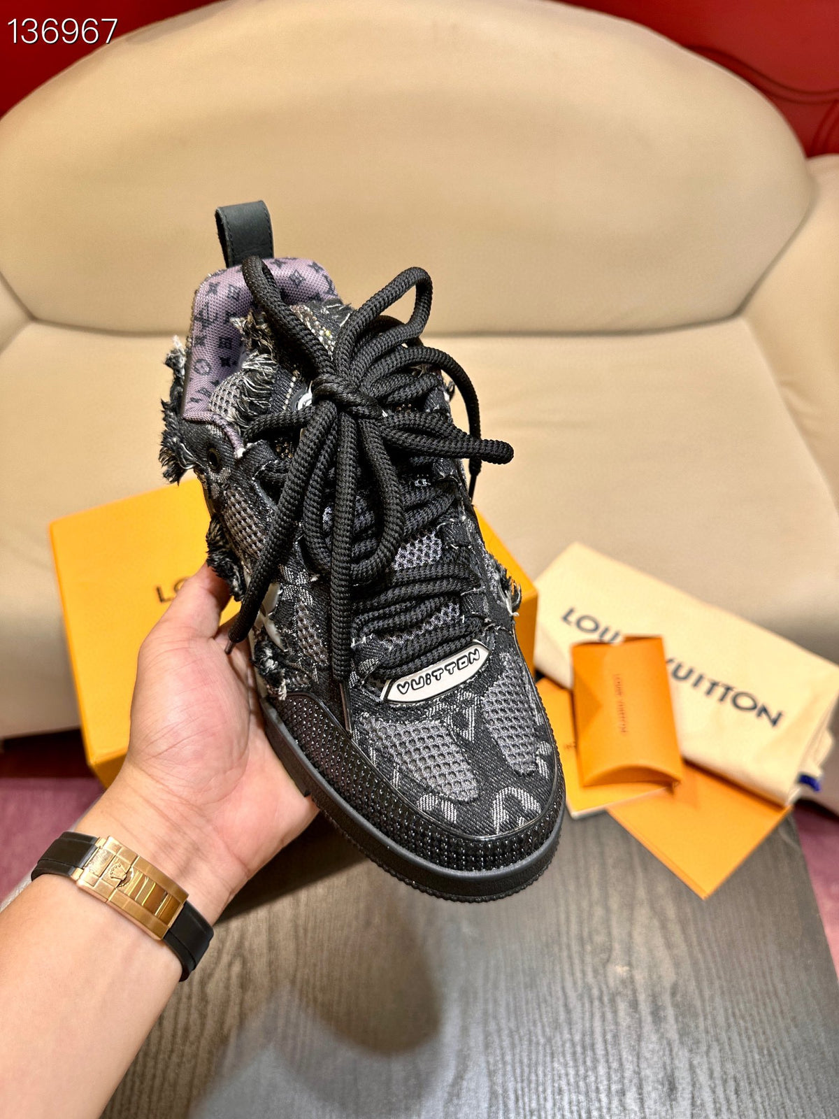 Louis Vuitton LV Skate Negru Distressed - prezentare produs