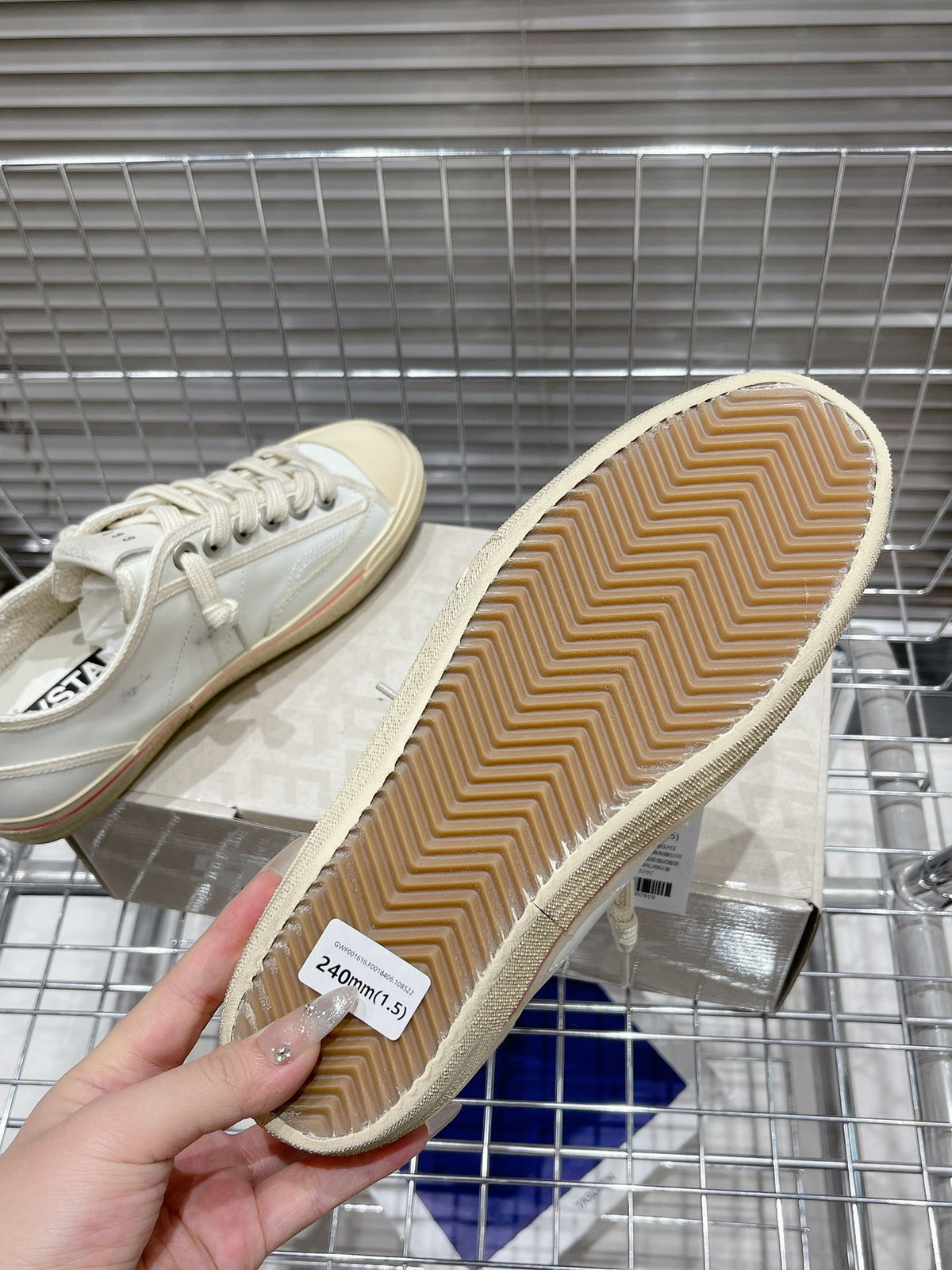 Golden Goose Deluxe G62 - prezentare produs
