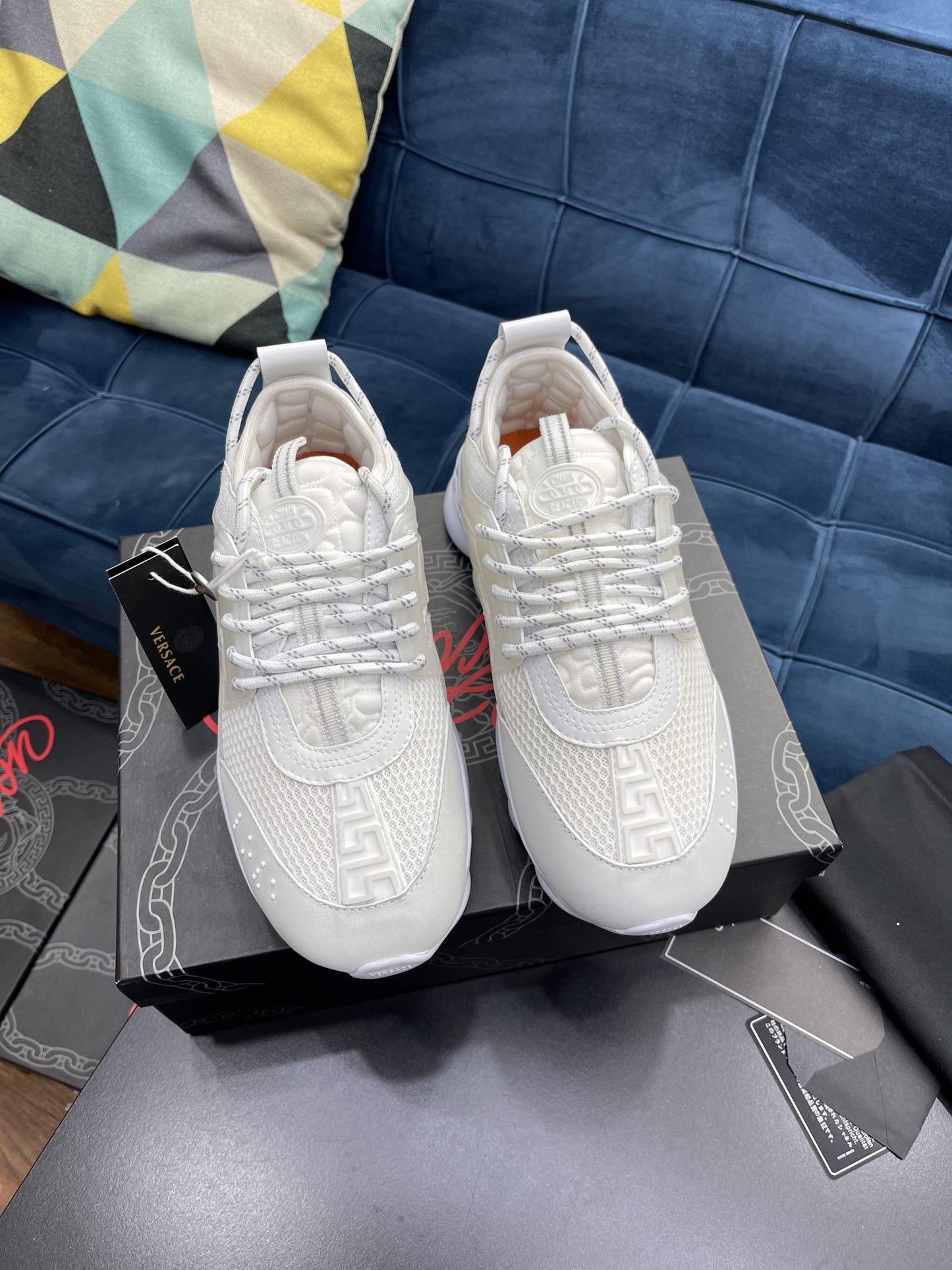 Versace Chain Reaction Full Alb - prezentare produs