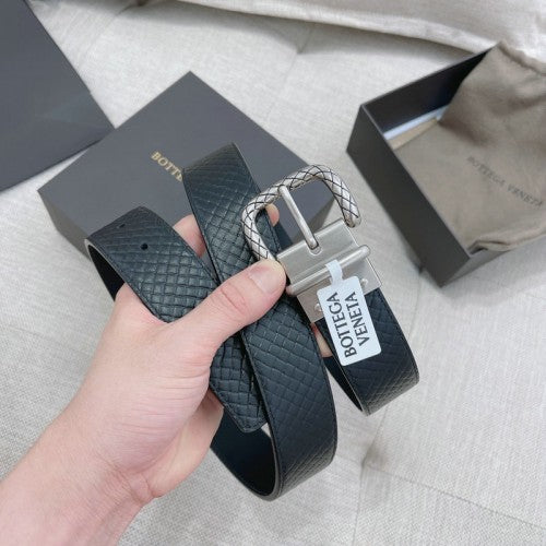 Bottega Veneta Curea - prezentare produs