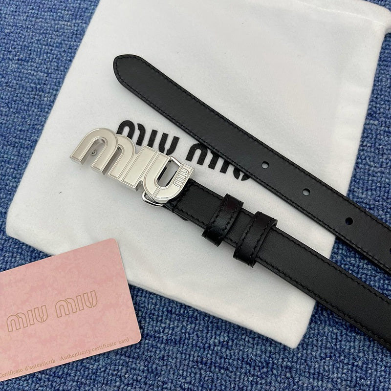 Miu Miu Curea Slim - prezentare produs