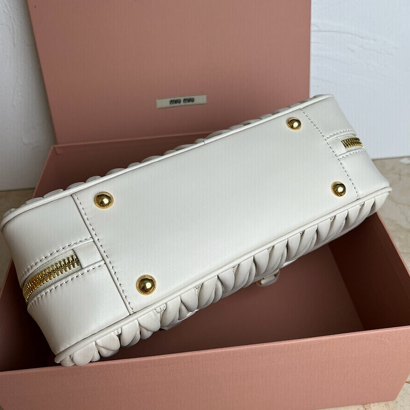 Miu Miu Geantă Exclusive - prezentare produs