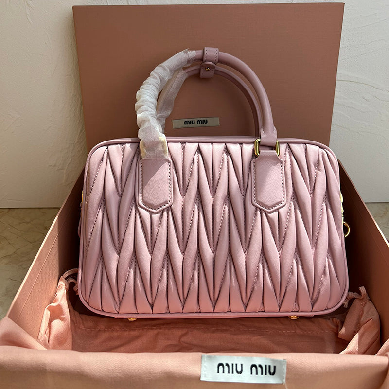 Miu Miu Geantă Exclusive - prezentare produs