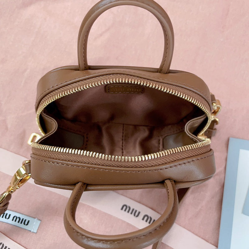 Miu Miu Geantă Exclusive - prezentare produs