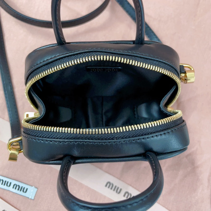 Miu Miu Geantă Exclusive - prezentare produs