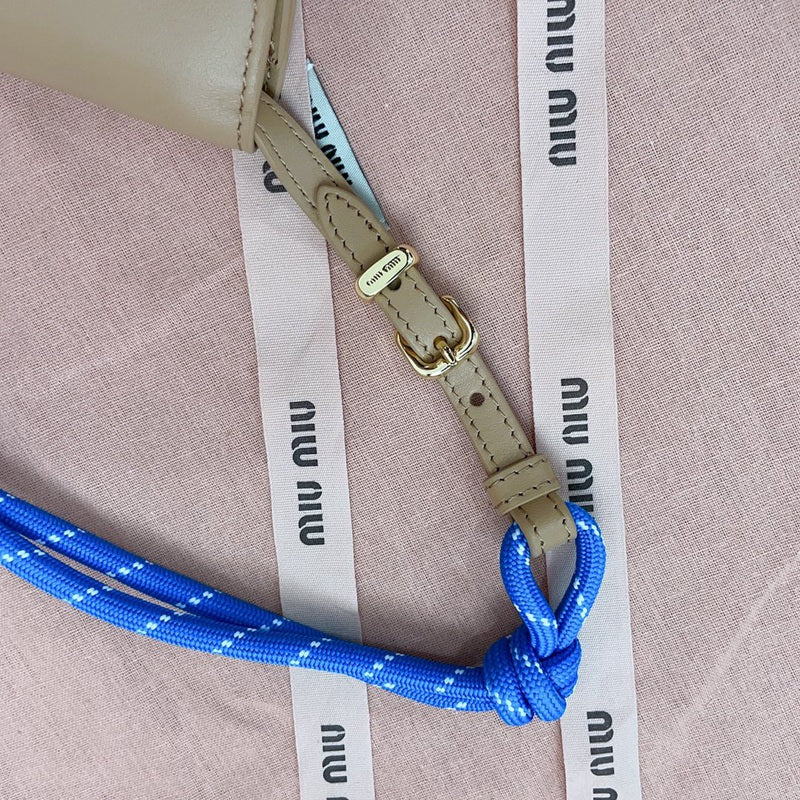 Miu Miu Geantă Exclusive - prezentare produs