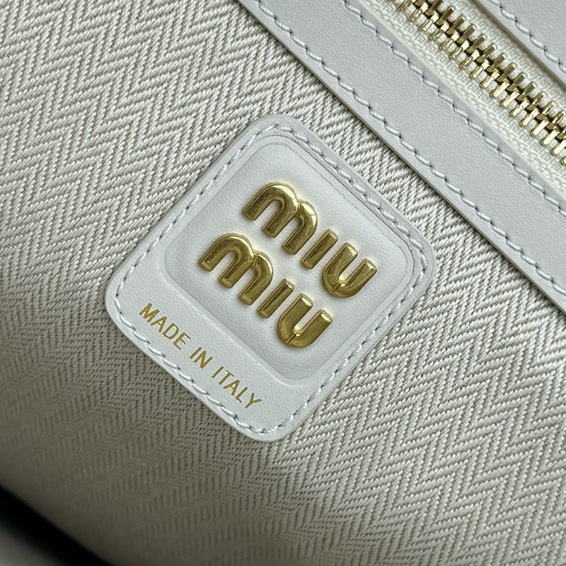 Miu Miu Geantă Exclusive - prezentare produs