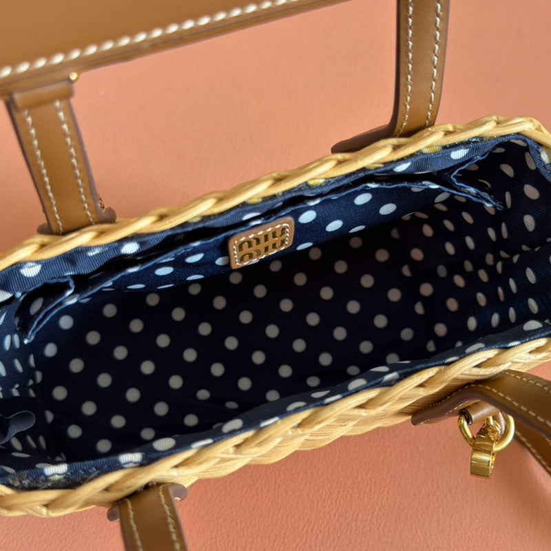 Miu Miu Geantă Exclusive - prezentare produs