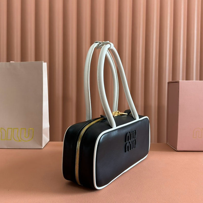 Miu Miu Geantă Exclusive Small - prezentare produs