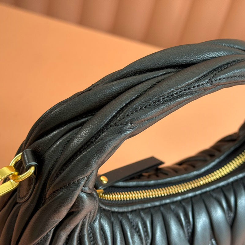 Miu Miu Geantă Exclusive Medium - prezentare produs