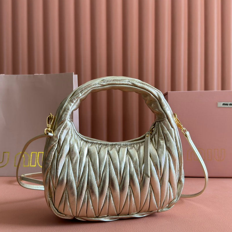 Miu Miu Geantă Exclusive Medium - prezentare produs
