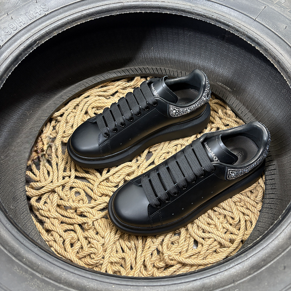 Alexander McQueen Negru Stone - prezentare produs