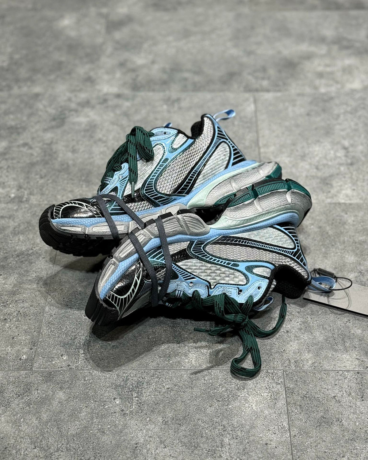 Balenciaga 3XL Turquoise - prezentare produs
