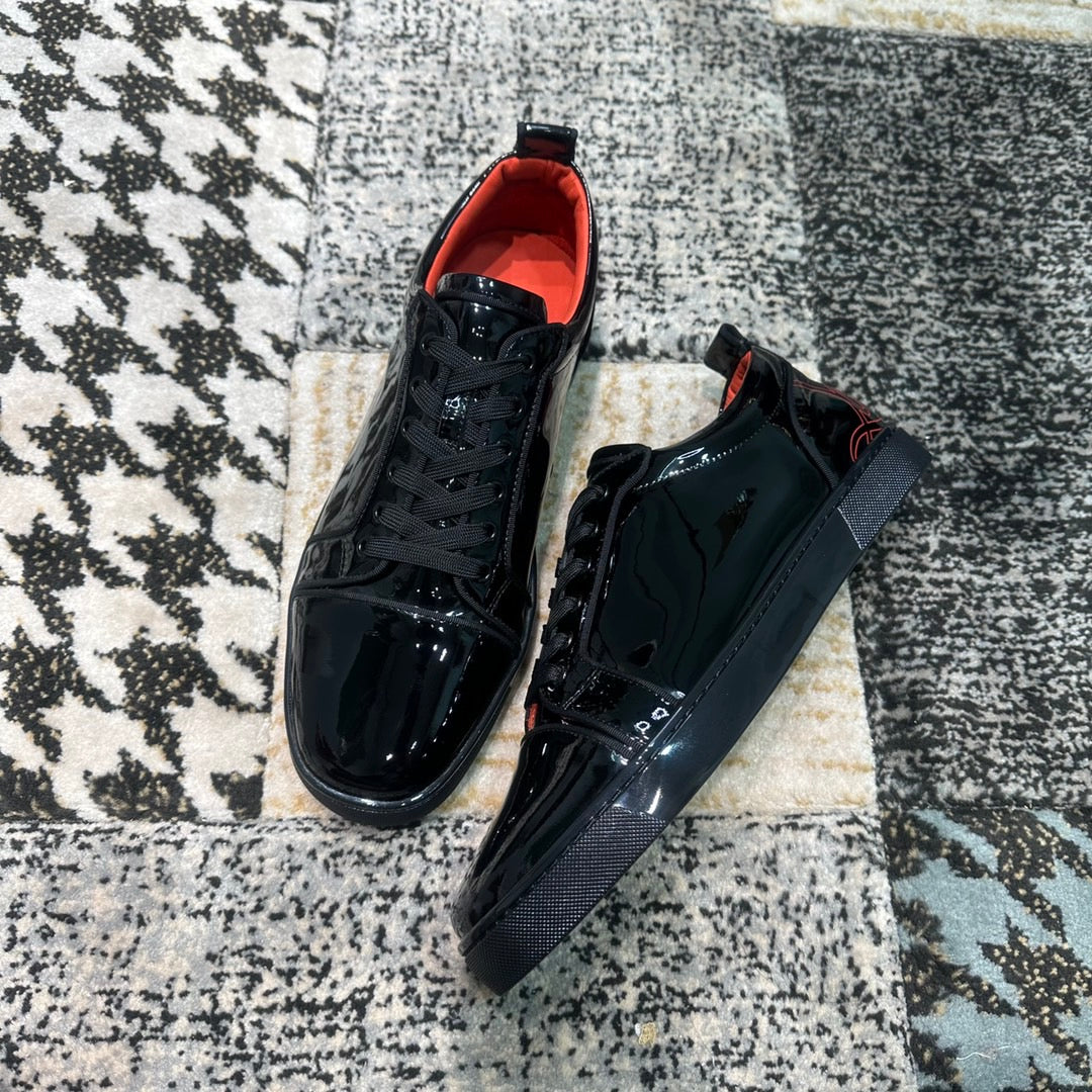 Christian Louboutin Negru Patent Low - prezentare produs