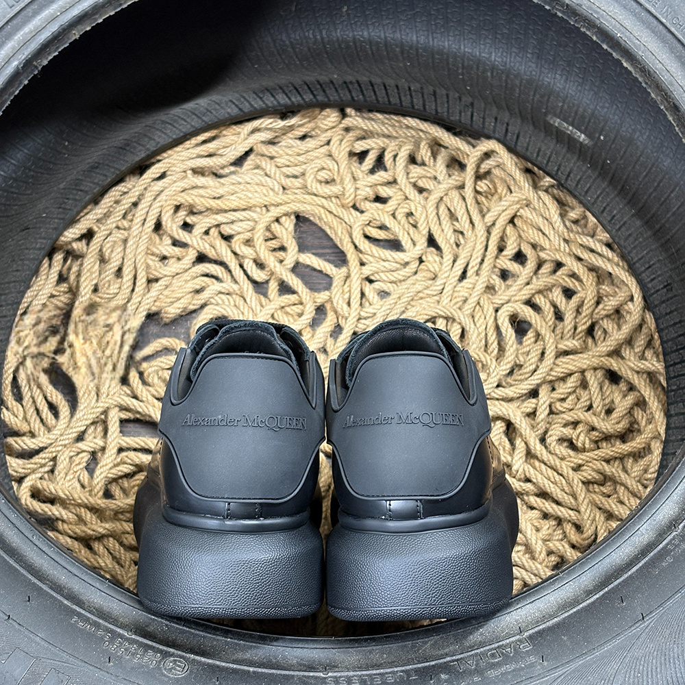 Alexander McQueen Negru Închis Gri - prezentare produs