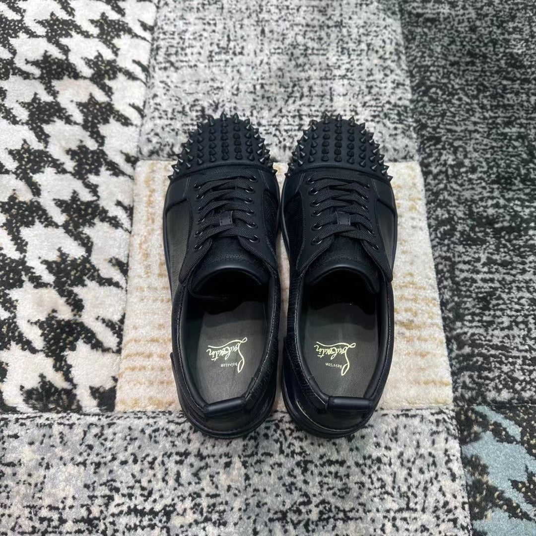 Christian Louboutin Negru Spikes Low - prezentare produs