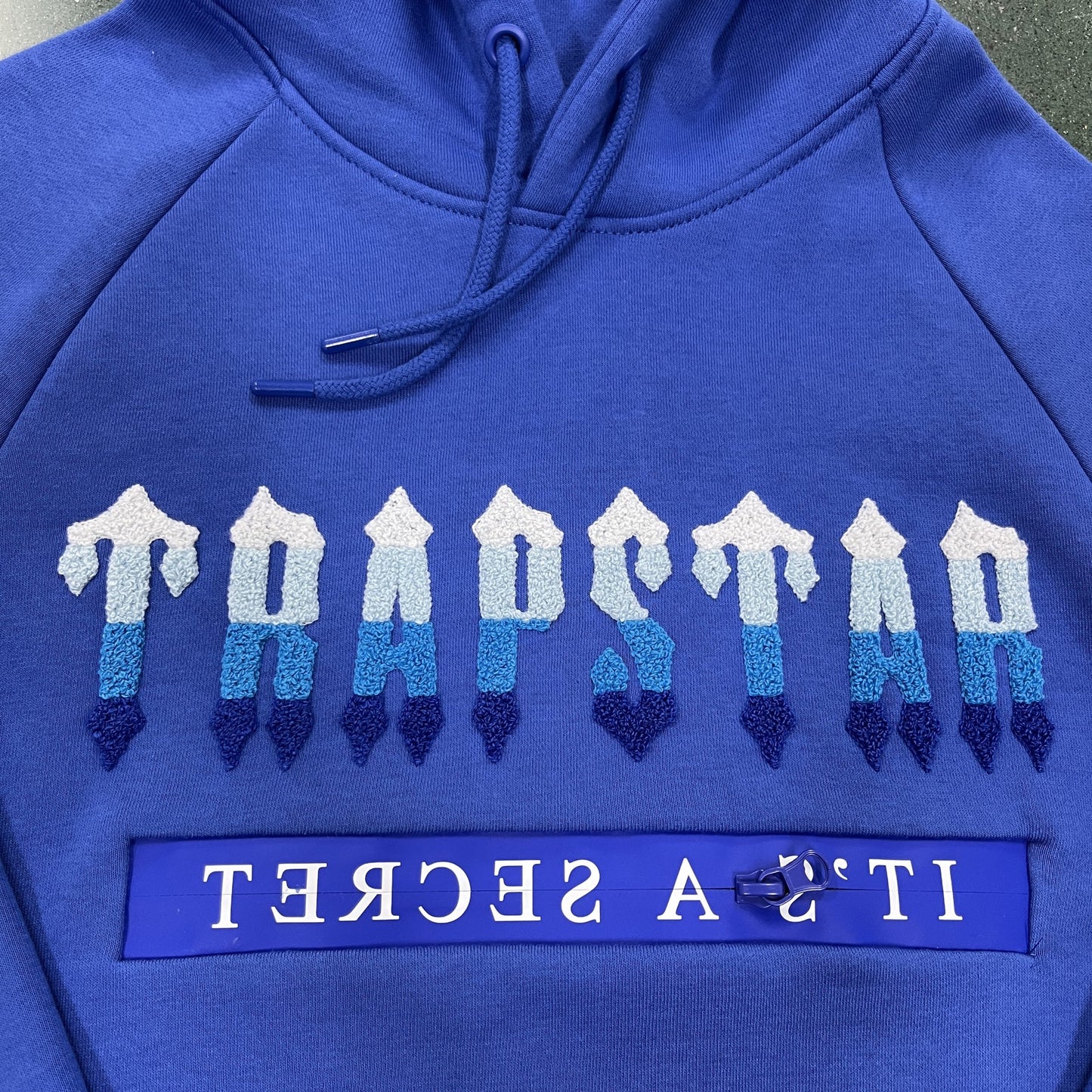 Trapstar Trening Albastru - prezentare produs