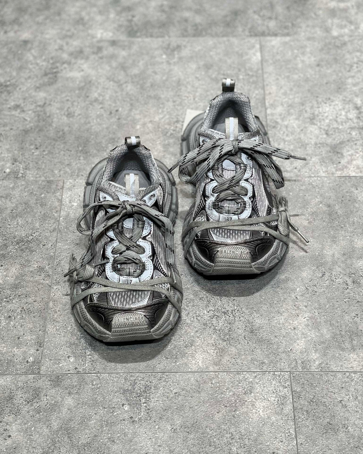Balenciaga 3XL Gri - prezentare produs