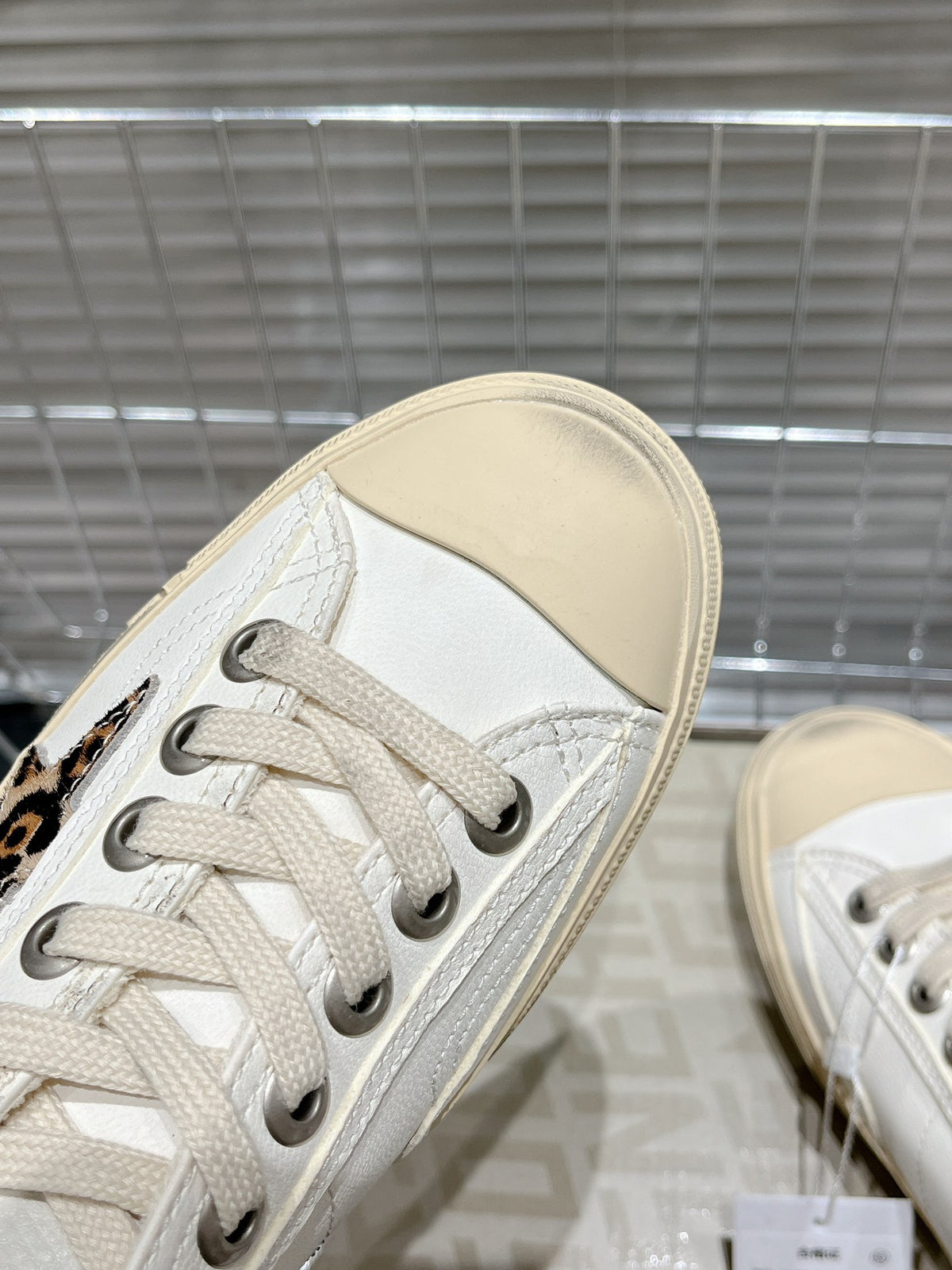 Golden Goose Deluxe G60 - prezentare produs