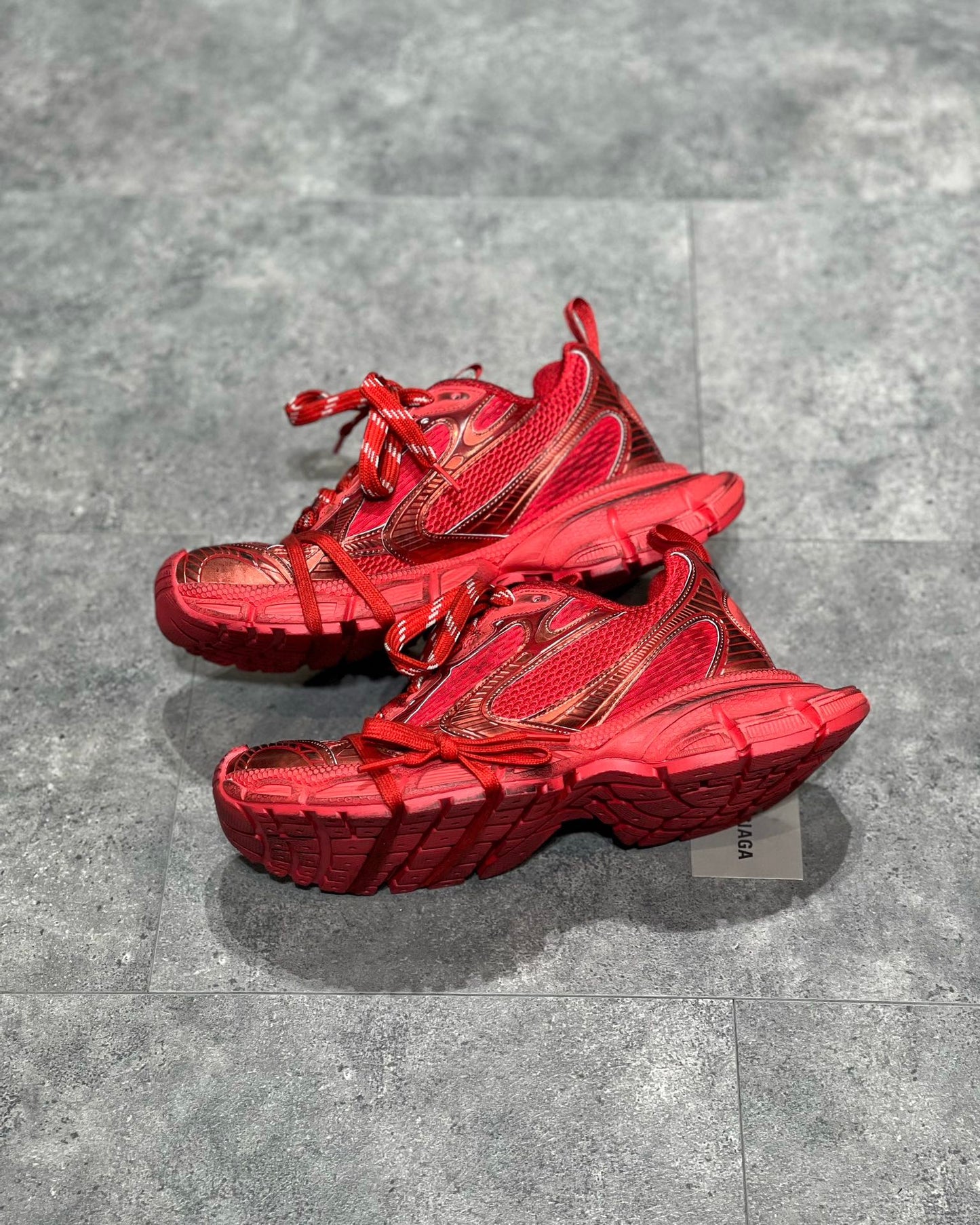 Balenciaga 3XL Roșu - prezentare produs