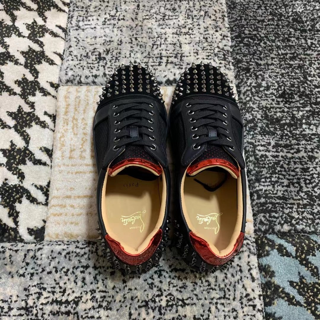 Christian Louboutin Negru Roșu Line Spikes Low - prezentare produs
