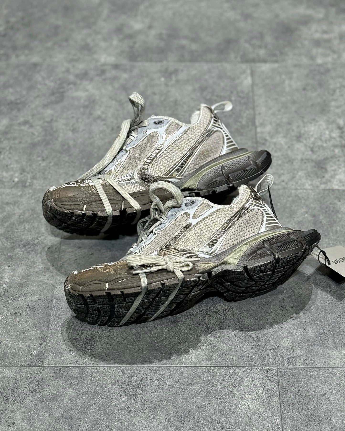 Balenciaga 3XL Alb - prezentare produs