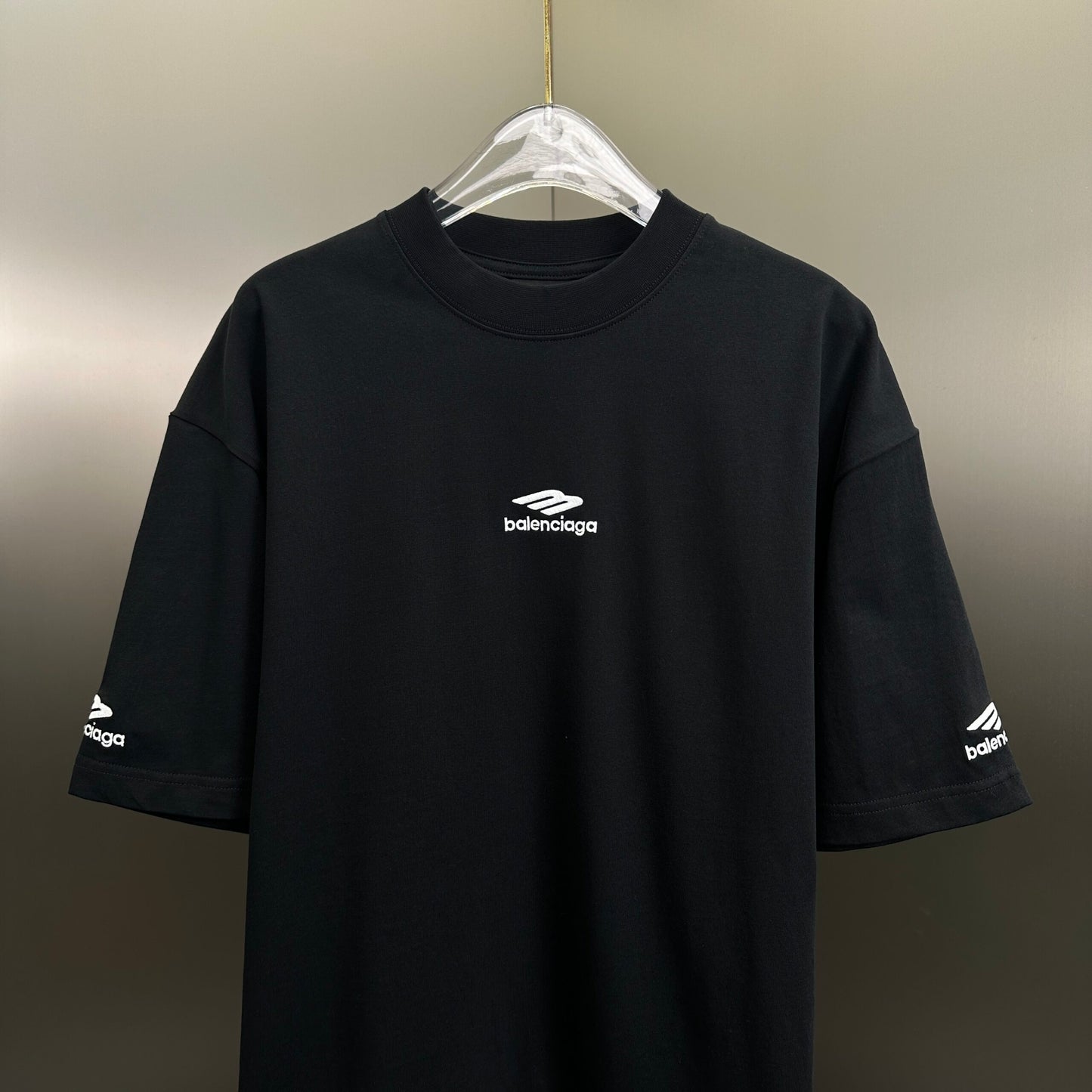 Balenciaga T Cămașă Exclusive - prezentare produs