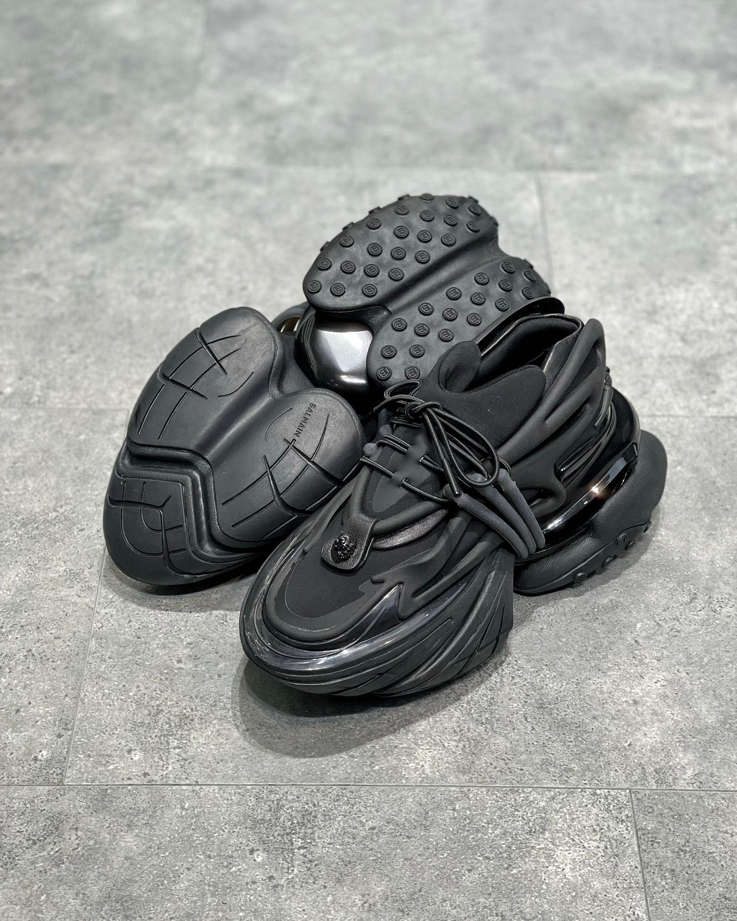 Balmain Unicorn Negru - prezentare produs