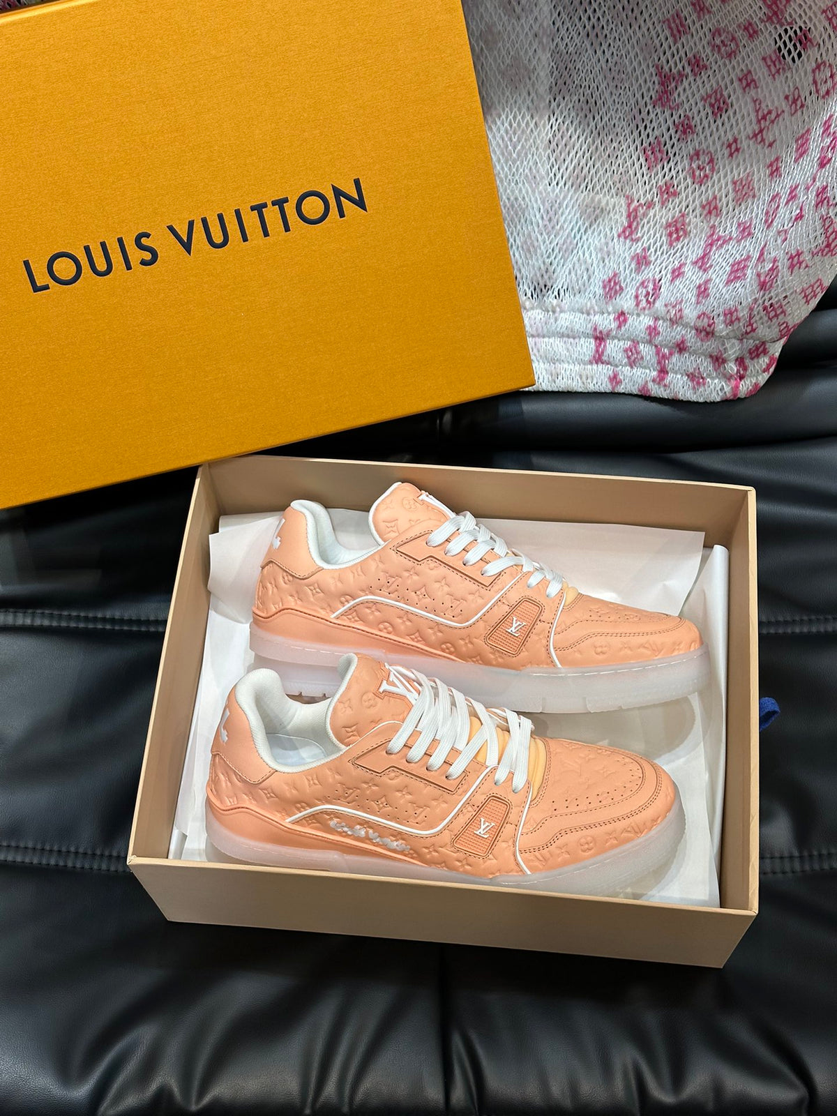Louis Vuitton LV 600a Portocaliu - prezentare produs