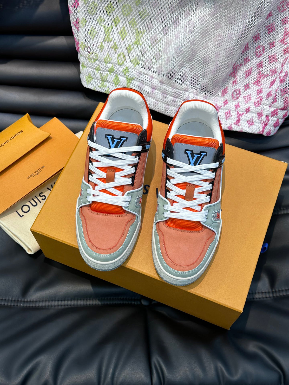 Louis Vuitton LV 600a Multicolor - prezentare produs