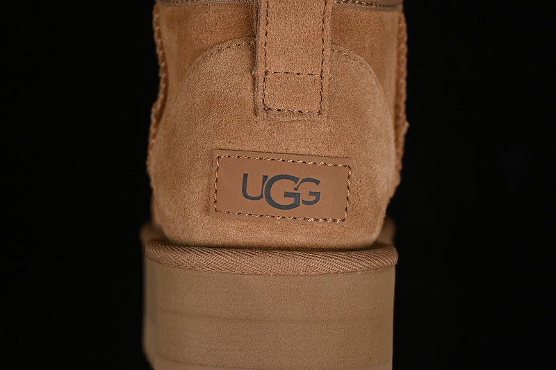 UGG Dakota 8cm - prezentare produs