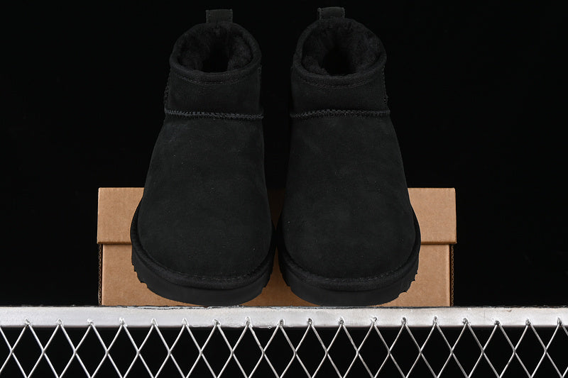 UGG Clasic Mini Negru - prezentare produs