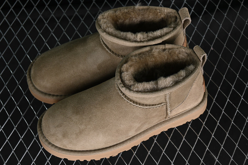 UGG Clasic - prezentare produs