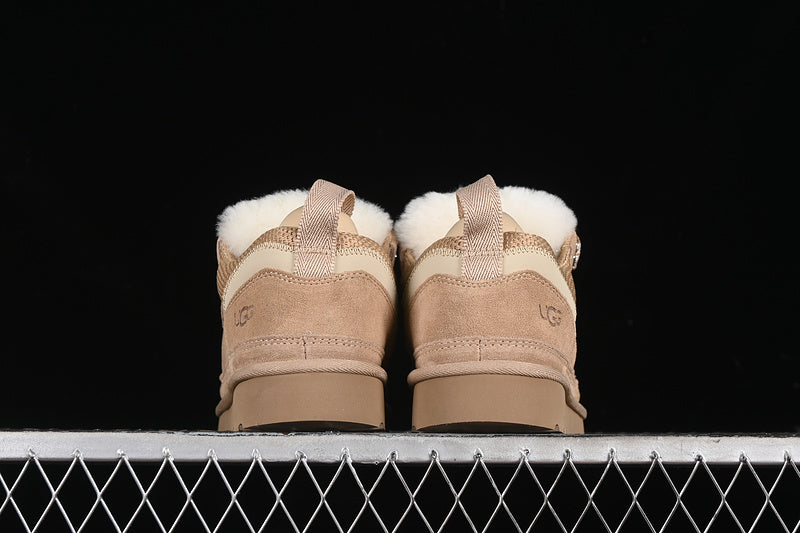 UGG Mini Sand - prezentare produs