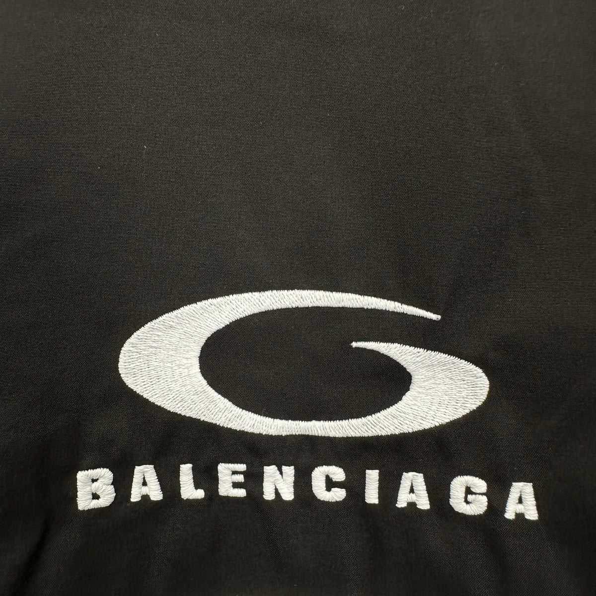 Balenciaga Exclusive Clothing - prezentare produs