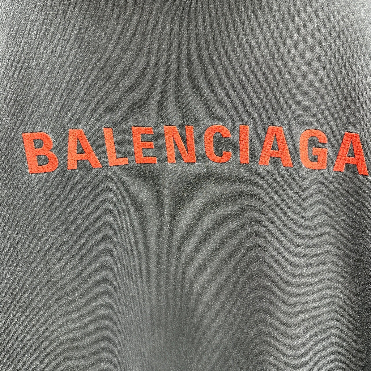 Balenciaga Exclusive Clothing - prezentare produs