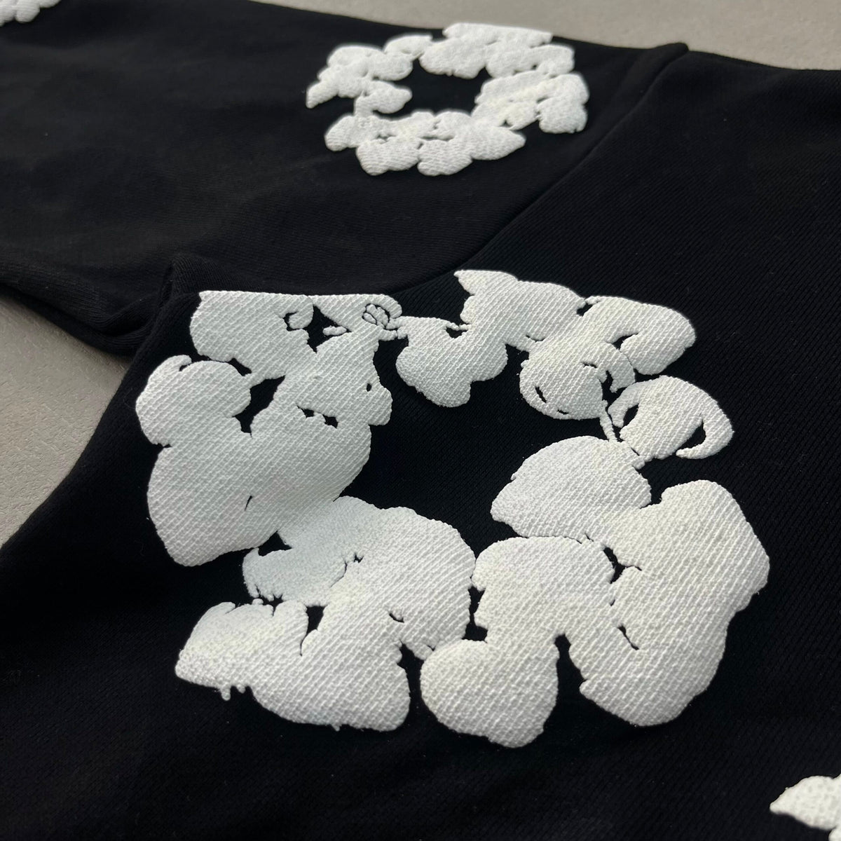 Denim Tears Hanorac Negru Alb - prezentare produs