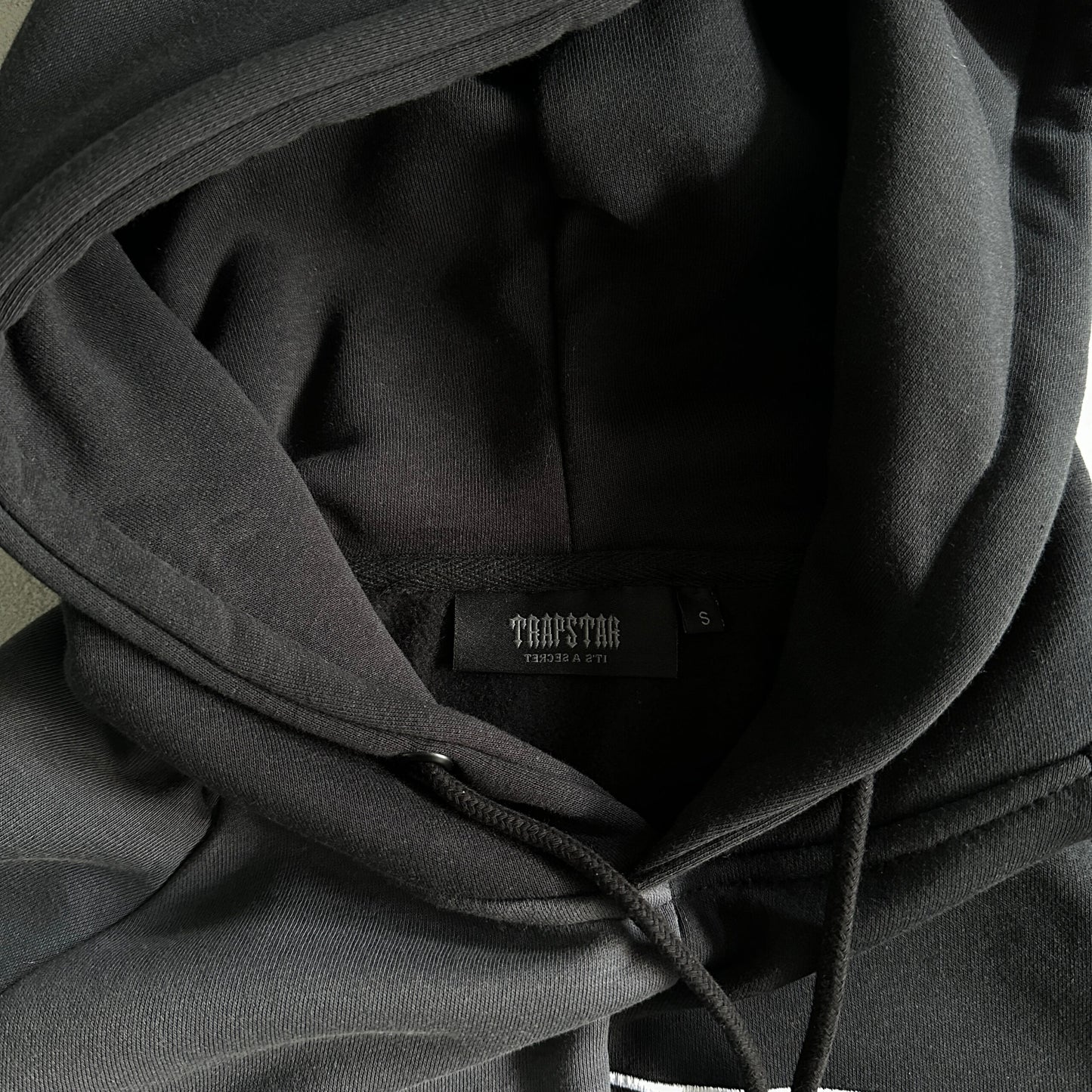 Trapstar Shooters Negru Clothing - prezentare produs