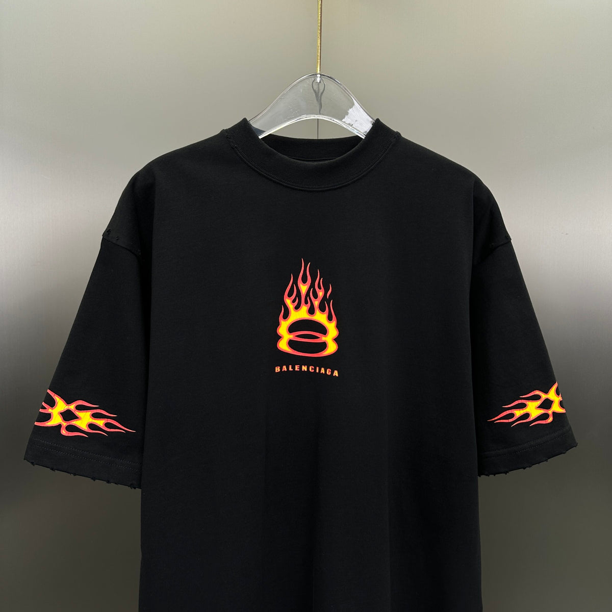 Balenciaga T Cămașă Exclusive - prezentare produs