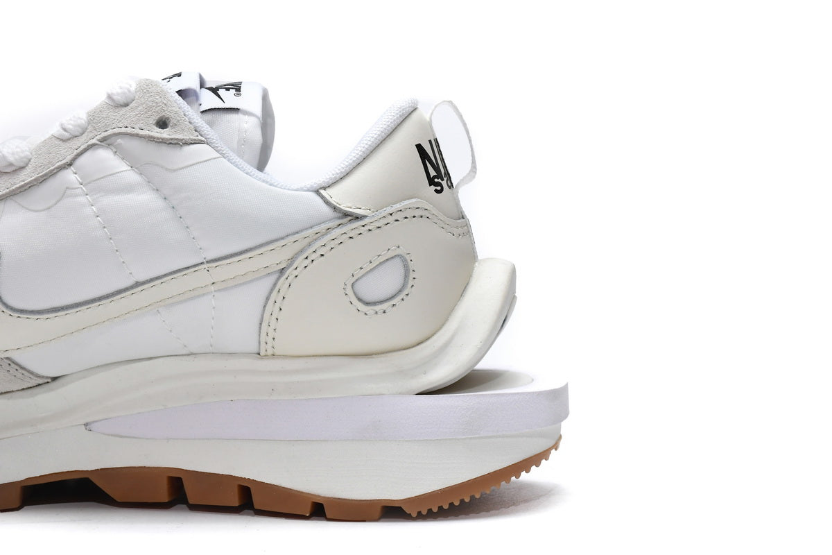 Sacai X Nike Pegasus Vaporfly Villain Alb - prezentare produs