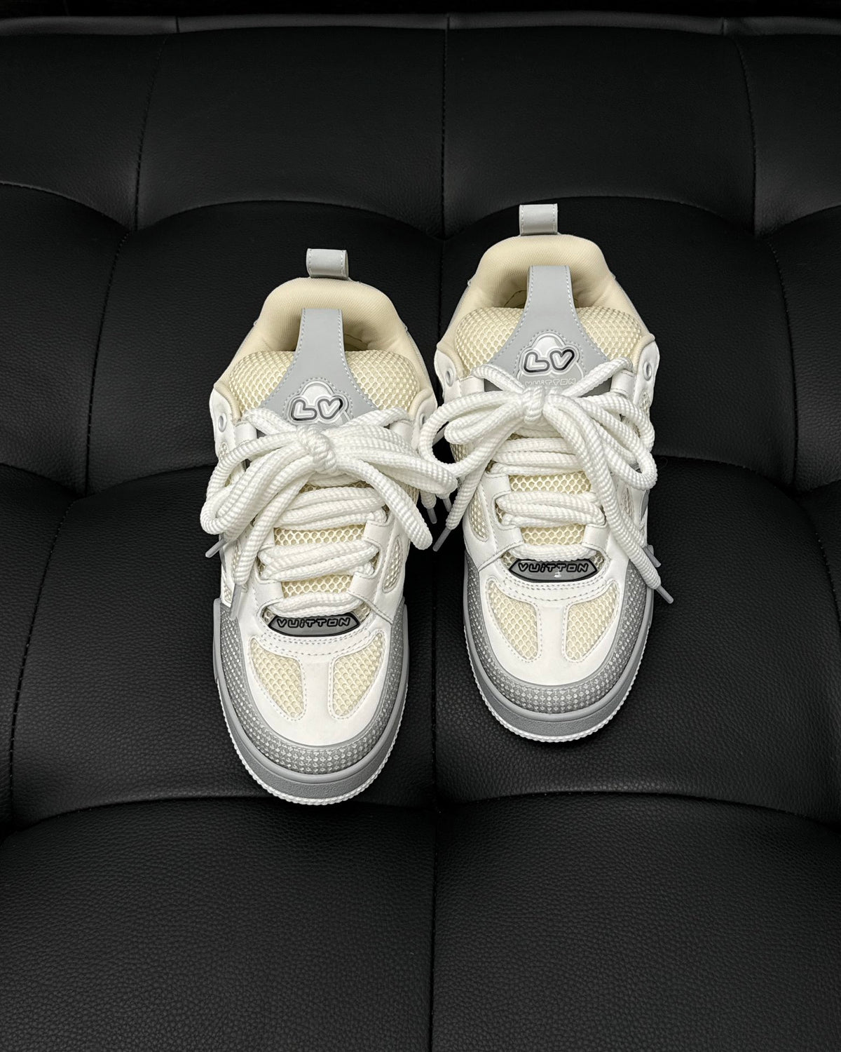 Louis Vuitton LV Skate Gri - prezentare produs