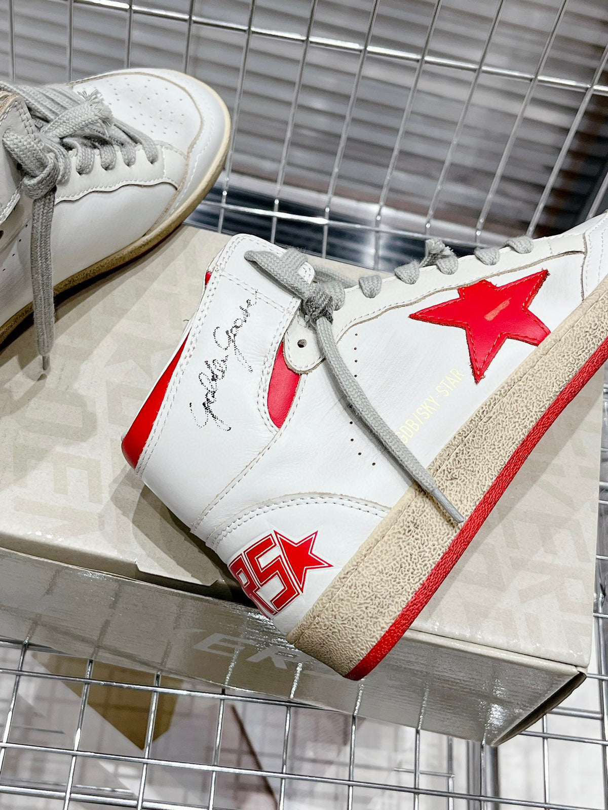 Golden Goose Deluxe High G17 - prezentare produs