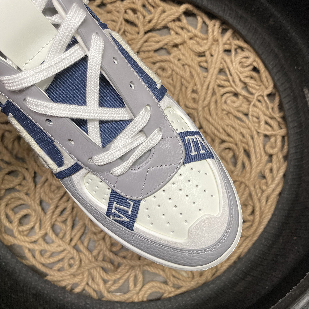 Valentino 4 - prezentare produs