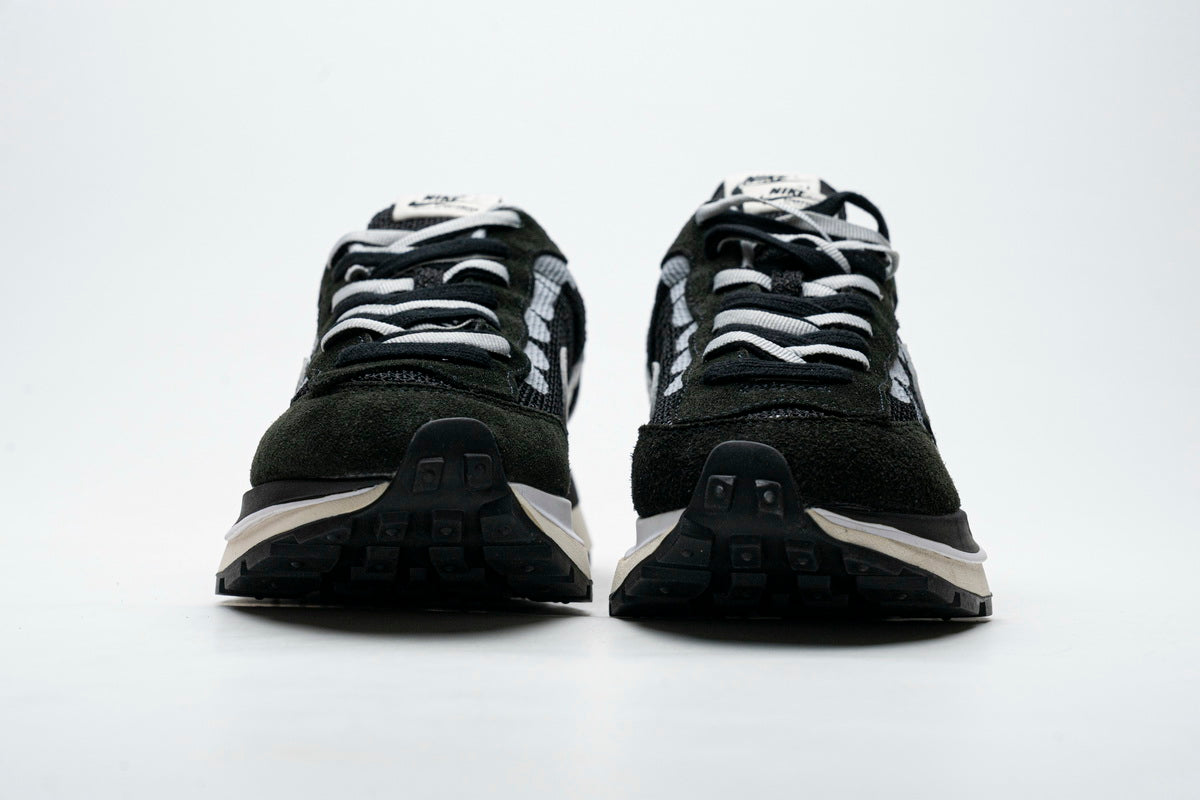Sacai X Nike Pegasus Vaporfly Villain Negru Alb - prezentare produs