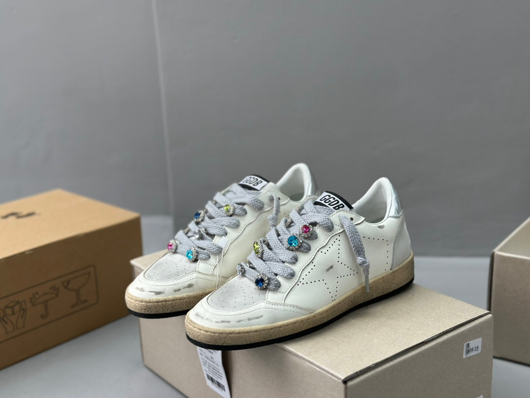 Golden Goose Deluxe G44 - prezentare produs
