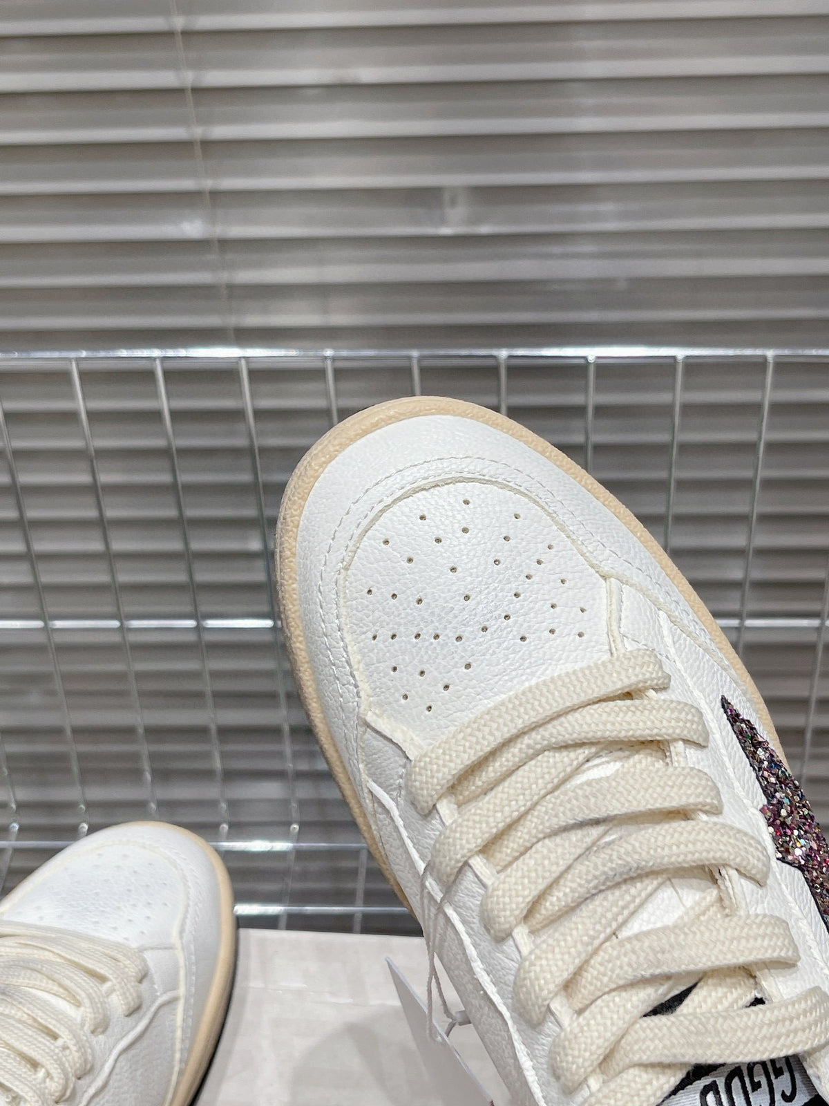 Golden Goose Deluxe G11 - prezentare produs