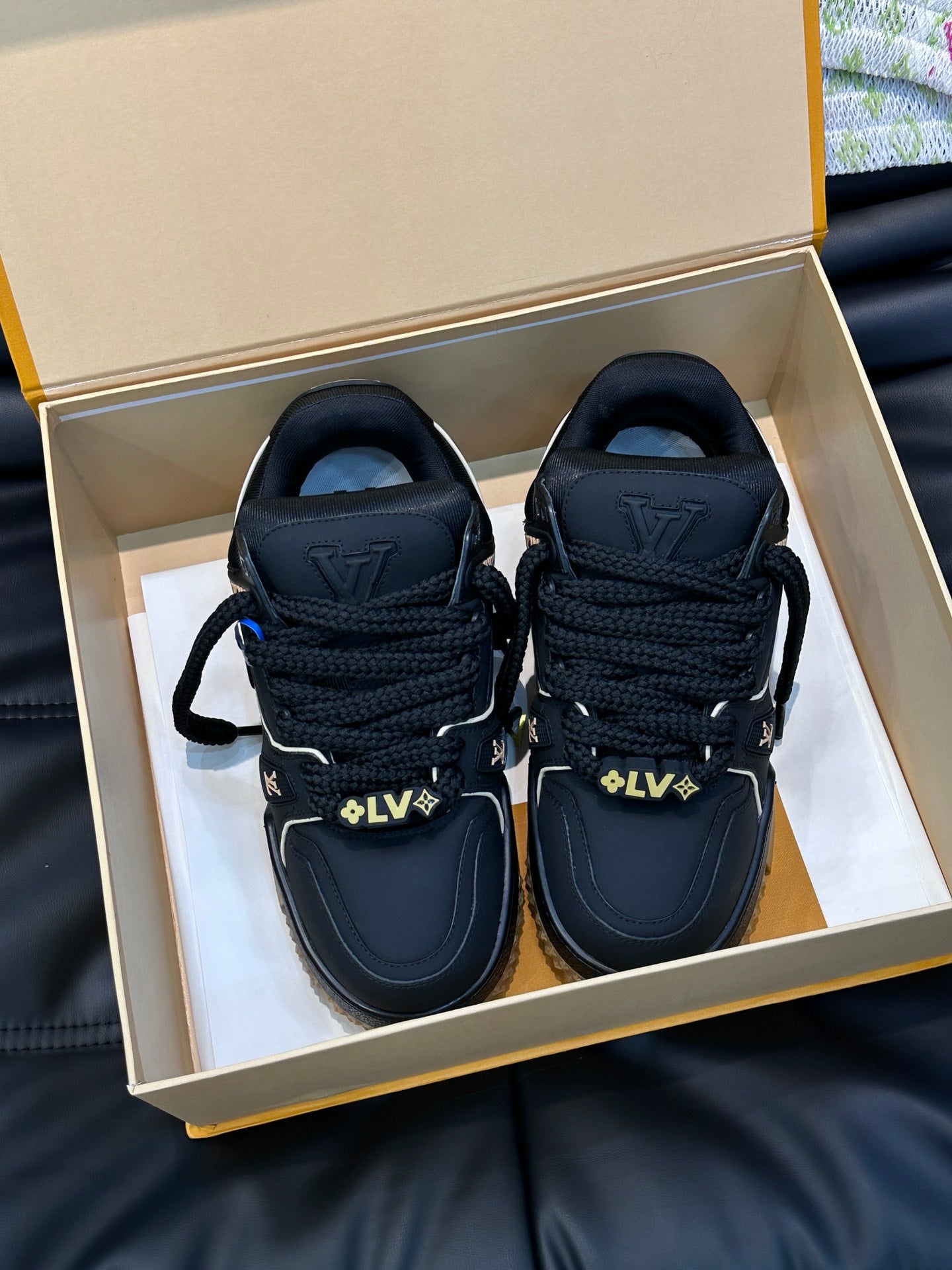 Louis Vuitton LV Pantofi sport Maxi Negru Piele - prezentare produs