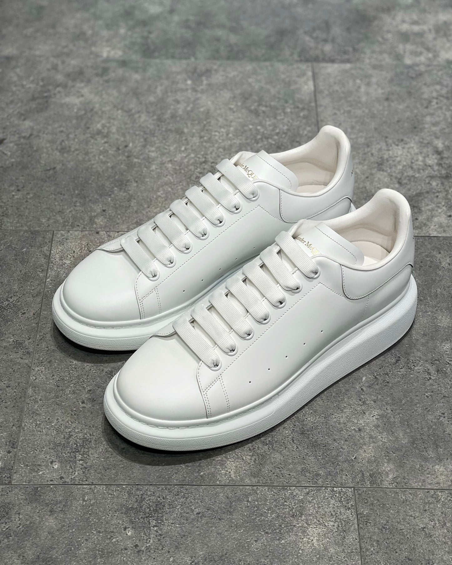 Alexander McQueen Full Alb - prezentare produs