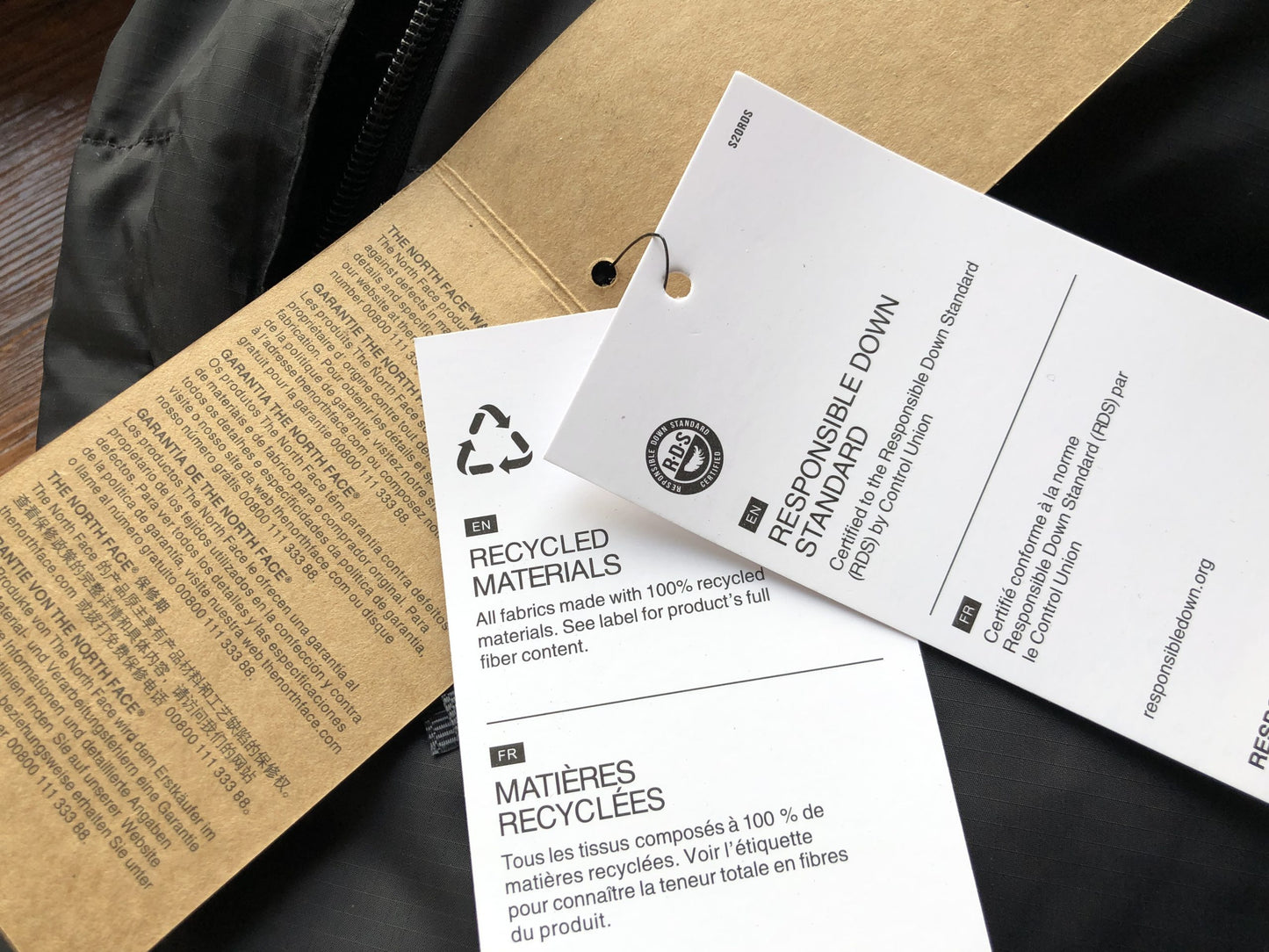 The North Face Nuptse 700 All Colors - prezentare produs